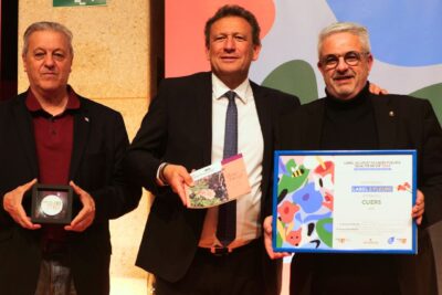 Agrandir l'image 2 sur 2, fenêtre modale